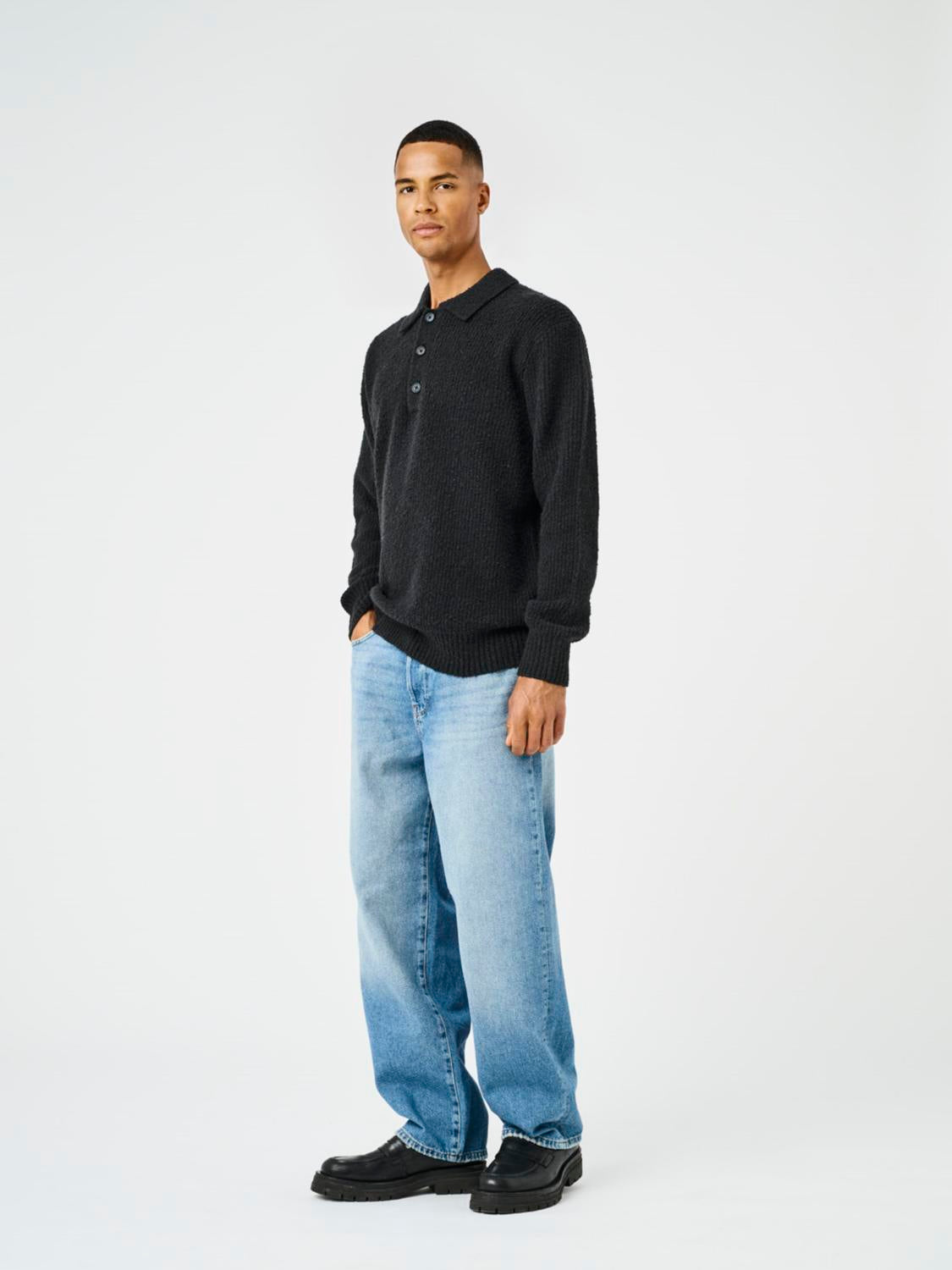 model_shot-front